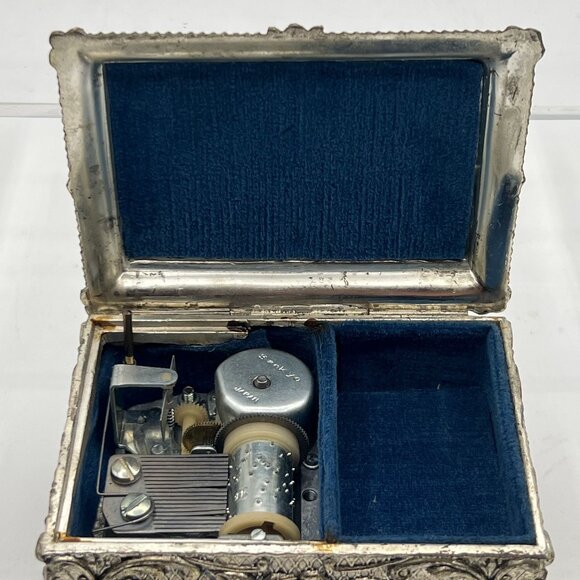 Vintage Silver Plated Blue Velvet Trinket Footed Music Box Roses Made In Japan - Picture 10 of 16